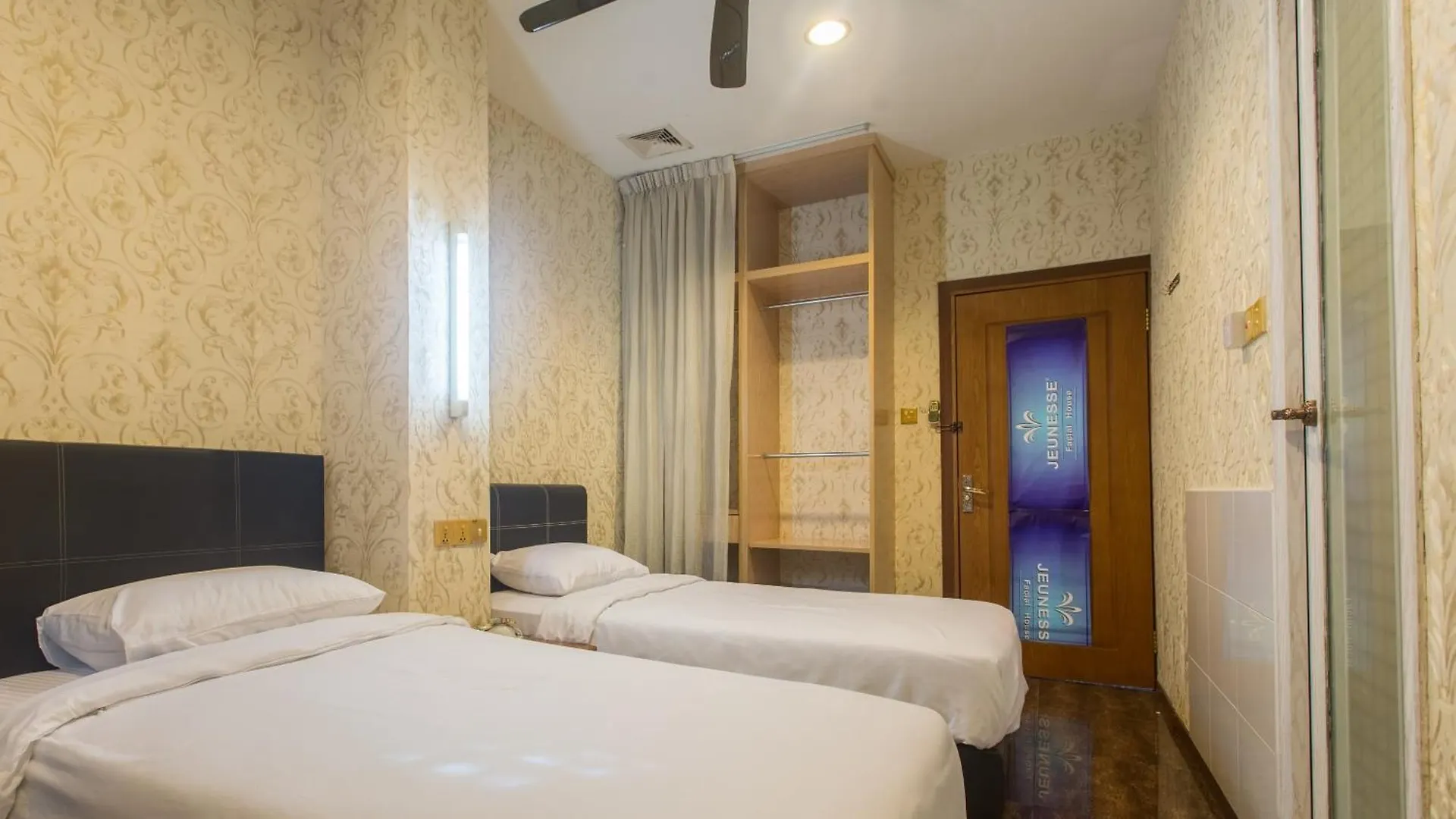 Spot On 89858 Rebecca'S Homes Kota Kinabalu Hotel
