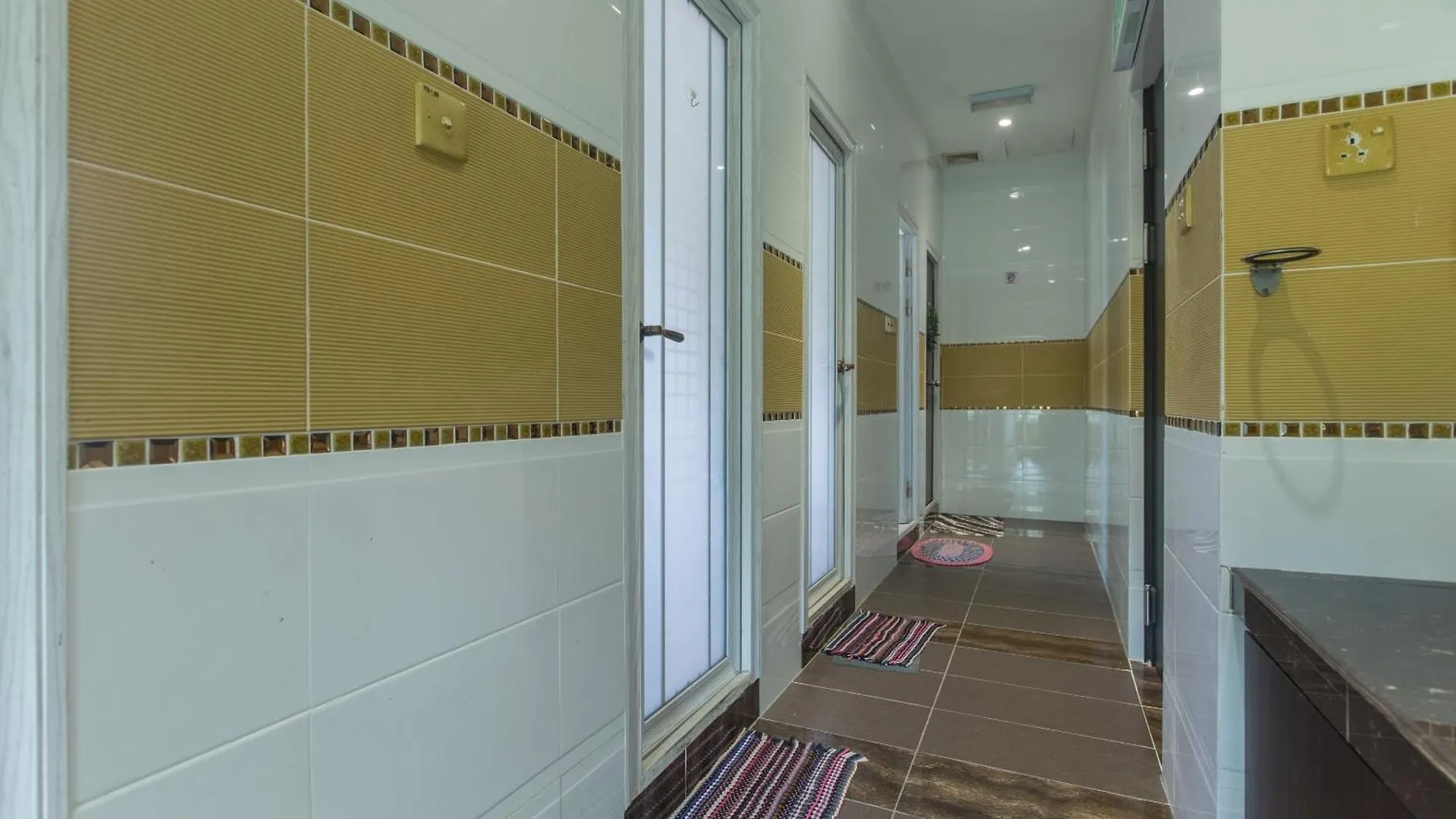 Spot On 89858 Rebecca'S Homes Kota Kinabalu Hotel